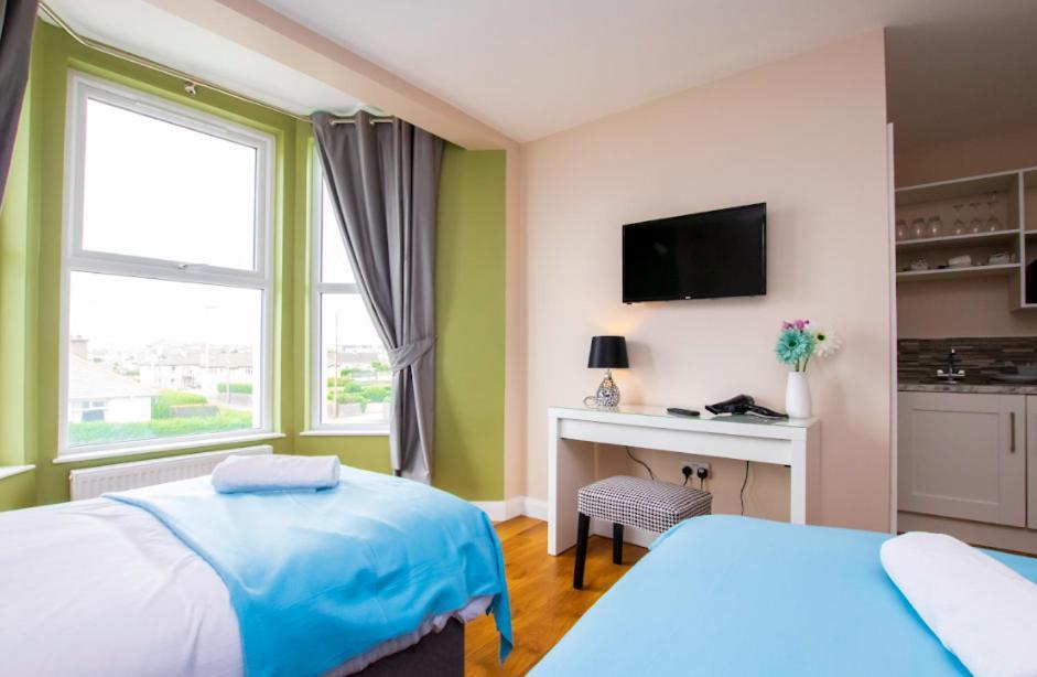 Station 36 Hotel Портстюърт Екстериор снимка