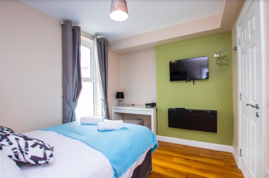 Station 36 Hotel Портстюърт Екстериор снимка